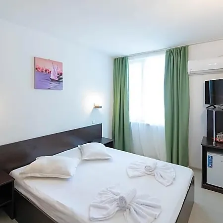 Azur Hotel